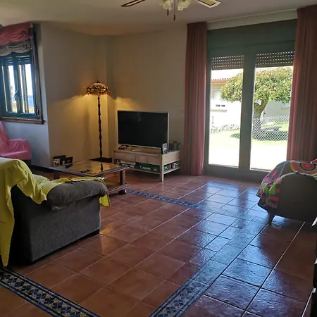 Yellow House بايونا